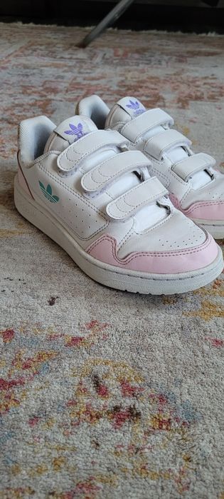 Кросівки ADIDAS  для дівчинки