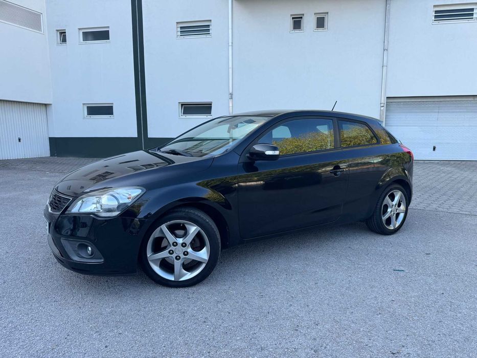 Kia Cee'd 1.6 CRDi (2010) - 165.000 km — photo 2