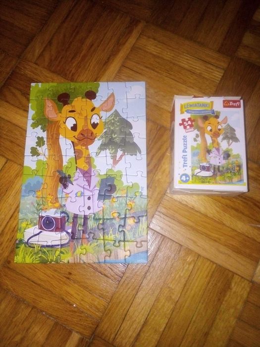 5 pudełek puzzli