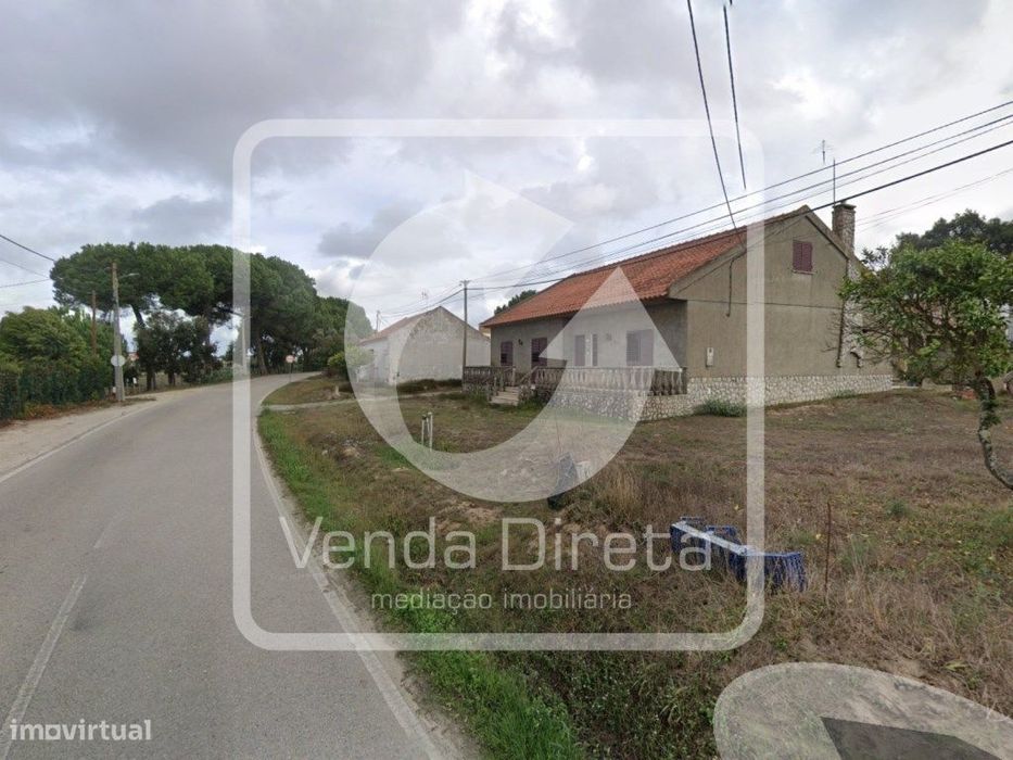 Moradia T3 Isolada | Garagem 720 m² de Terreno | Foros da Afeiteira...