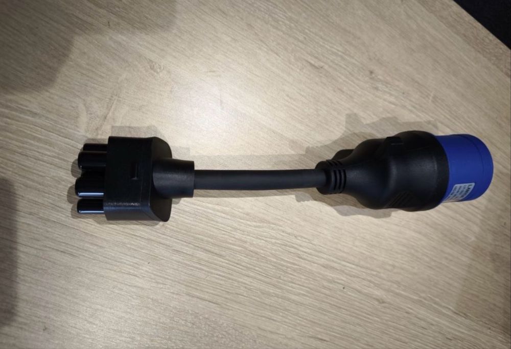Adaptador tesla
