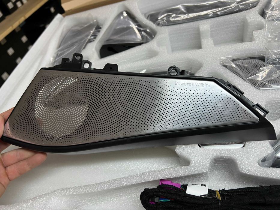 Сетки Bowers Wilkins на BMW X5 X7 G05 G07 бавер вилкинс подсветка