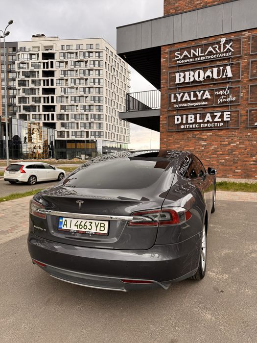 Tesla Model S 2015рік 75кВт
