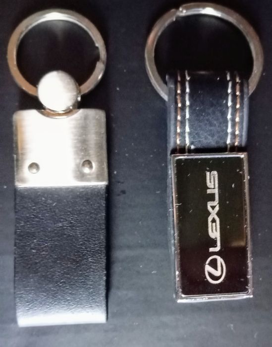 2 Porta chaves para carro ou colecção.