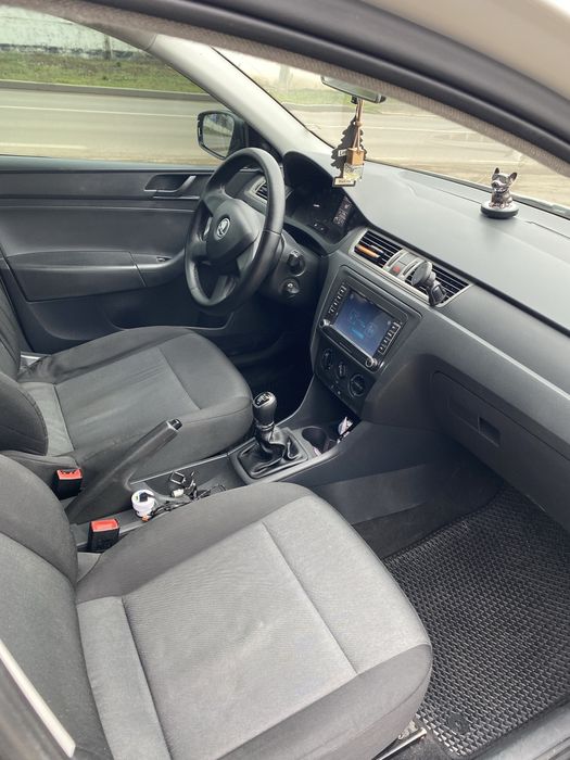 Skoda rapid 2012