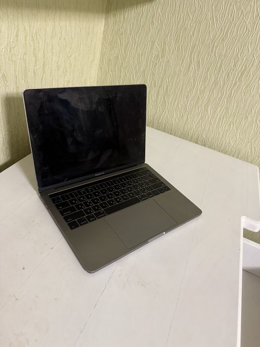 macbook pro 13 2017 intel. Б/у