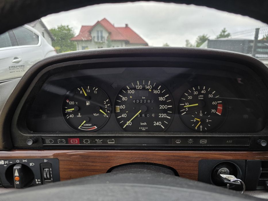 Mercedes W 126 300 SE