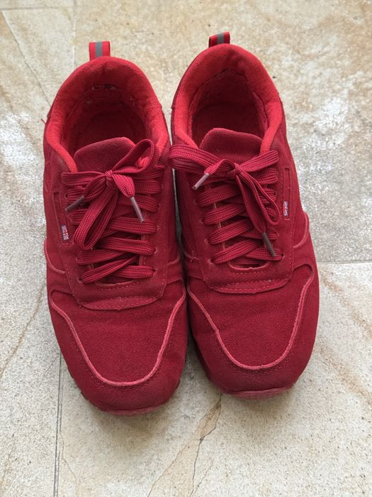 Кросівки  38 розмір