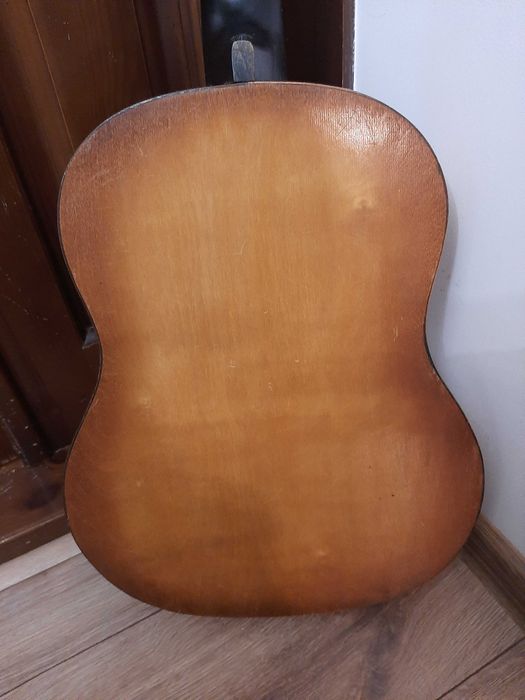 продам гитару семиструнную