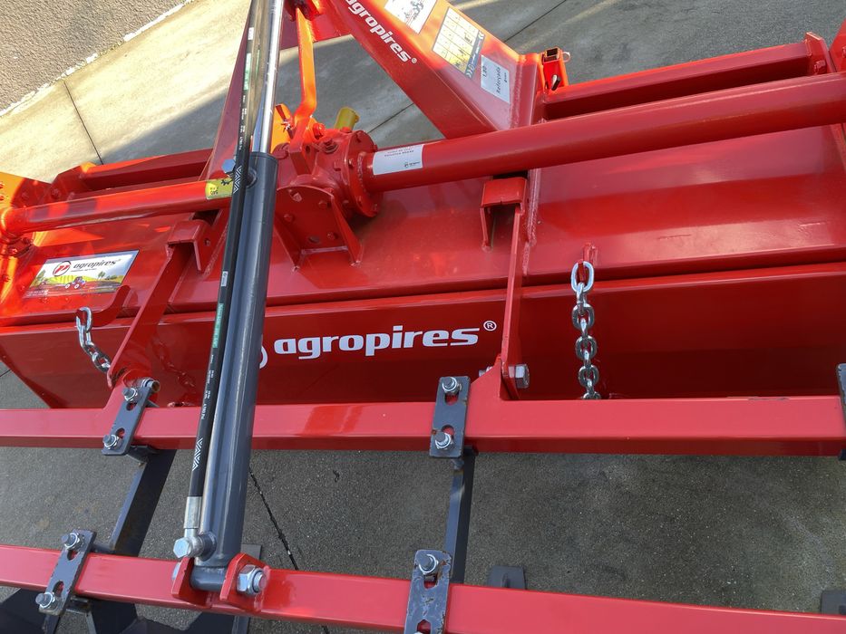 Fresa 1,80 com abre regos hidraulico