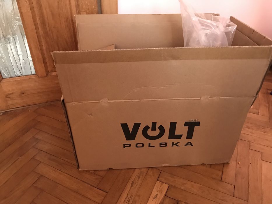 Польша Volt інвектор