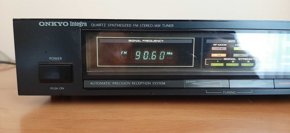 Tuner Onkyo T-4250