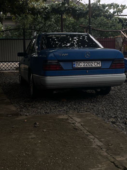 Продам Мерседес 124