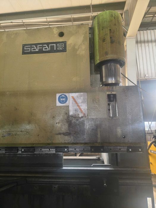 Prasa krawędziowa hydrauliczna SAFAN CNCK 300 × 4300 – 300 ton – 4,3 m – 1980 r.