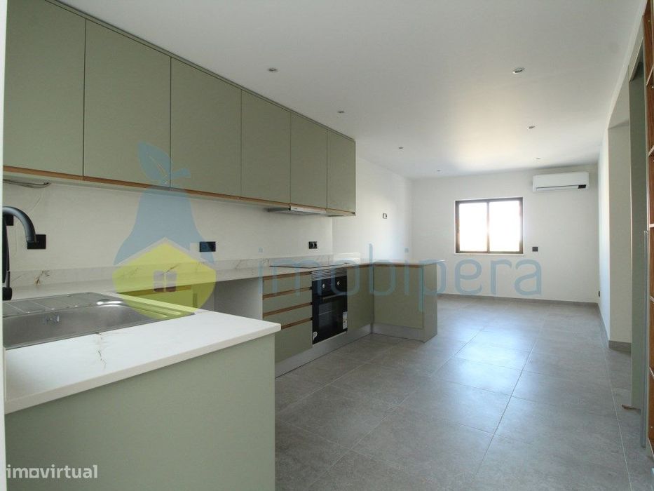 Apartamento T3 para venda no centro de Lagoa — Lagoa E Carvoeiro, Faro