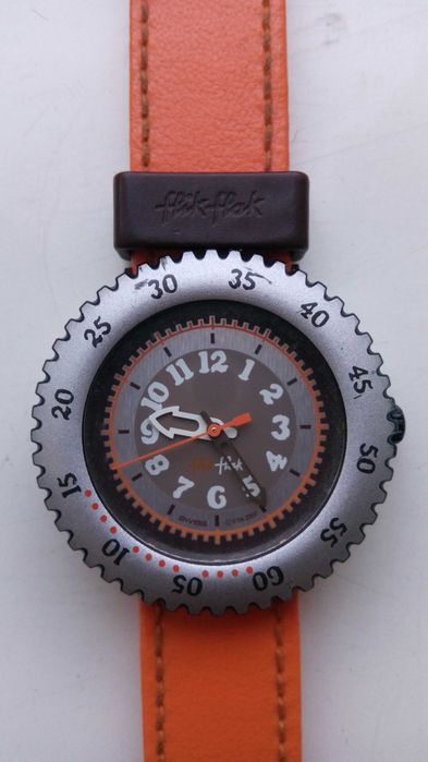 Часы швейцарские SWATCH