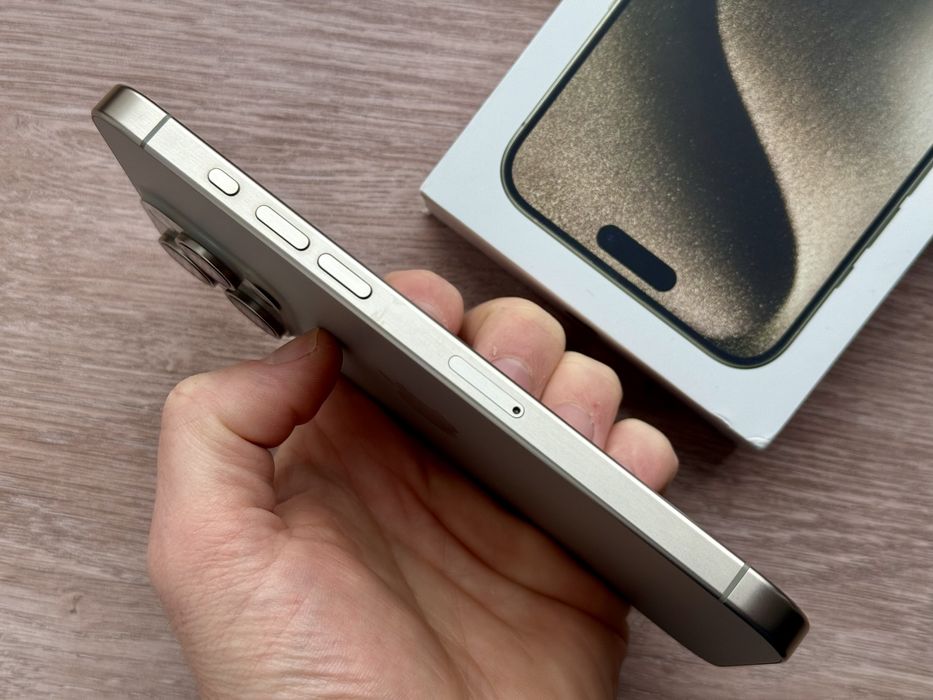 Apple Iphone 15 Pro Max Natural Titanium 512 gb  акб 89%