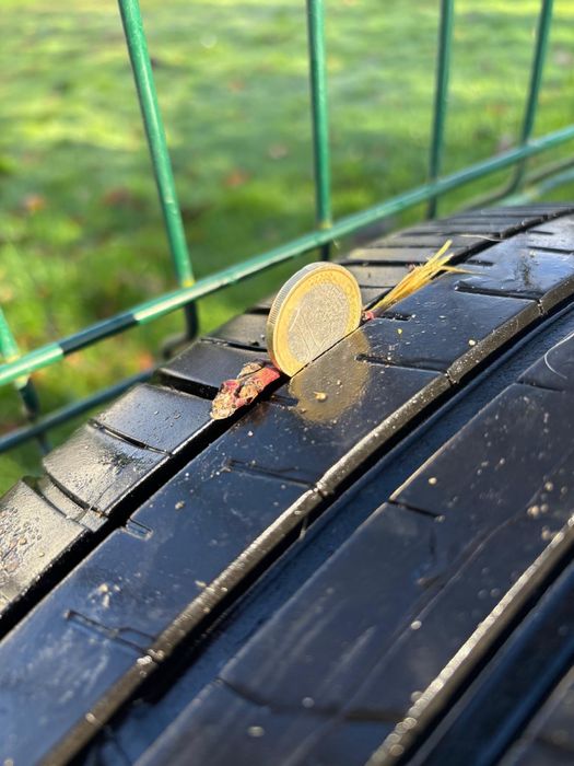 Pneus Falken 215/60R16