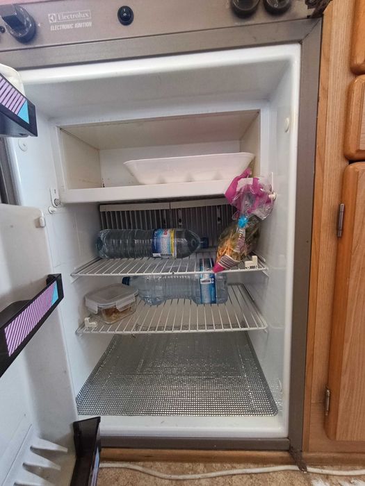 Frigorífico 12v, gás, 220 (trivalente) Electrolux