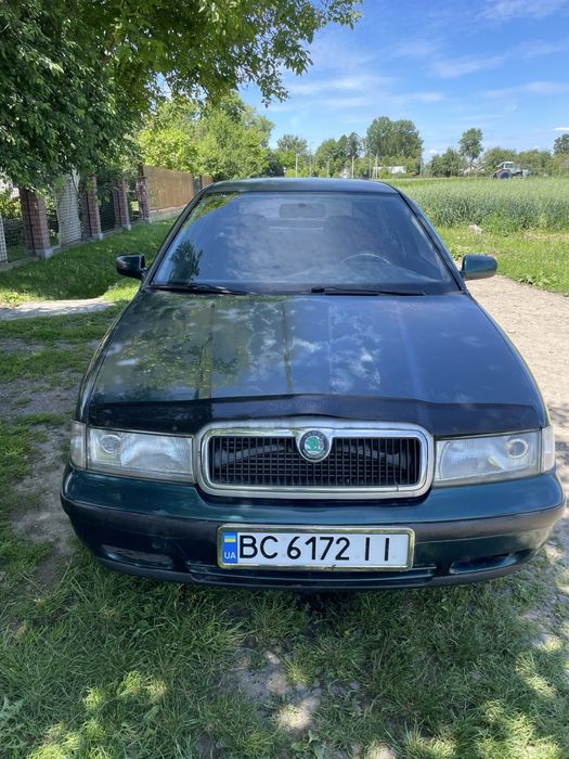 Продам шкода тур 1.6 газ бензин 98 р