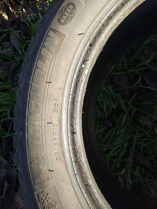 Пара зимних шин Мічелин