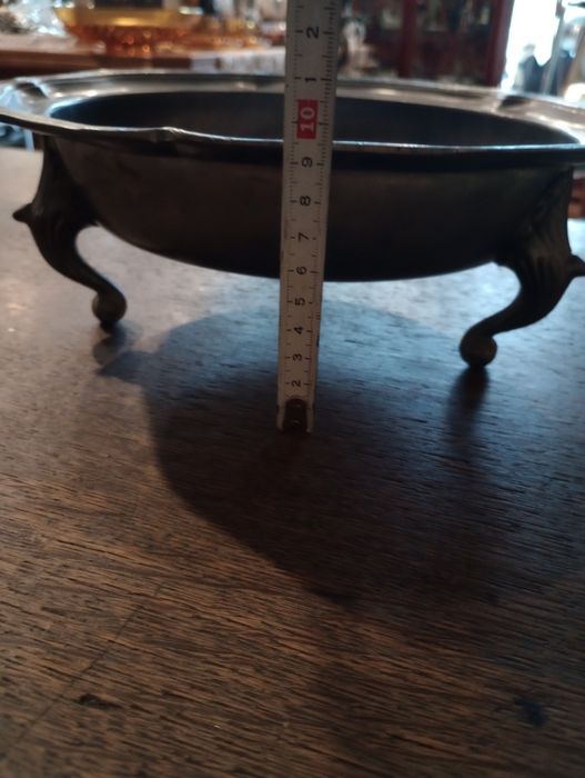 Piękna duża ciężka cynowa patera na nóżkach Vintage