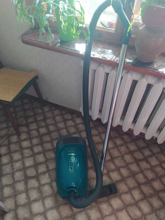 Пылесос Panasonic 1000Вт