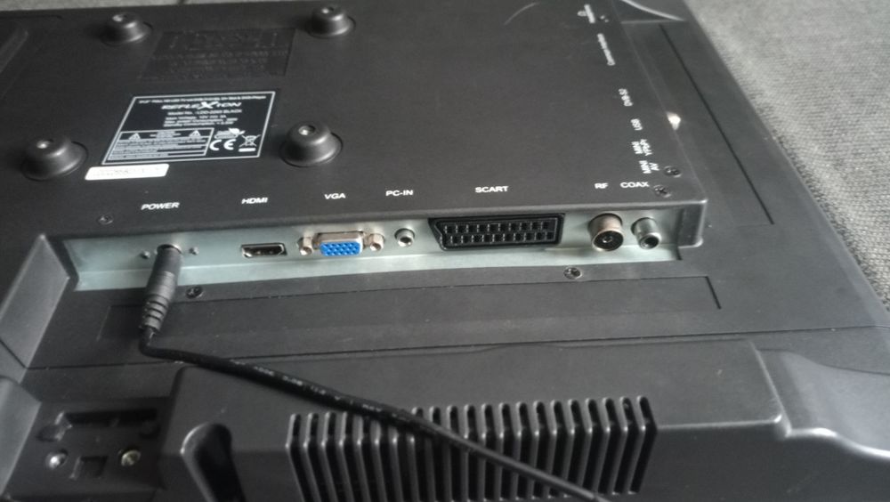 Monitor z wbudowanym głośnikiem