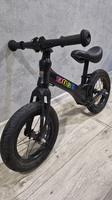 Велобіг (біговіл) дитячий PROFI KIDS, надувні колеса 12