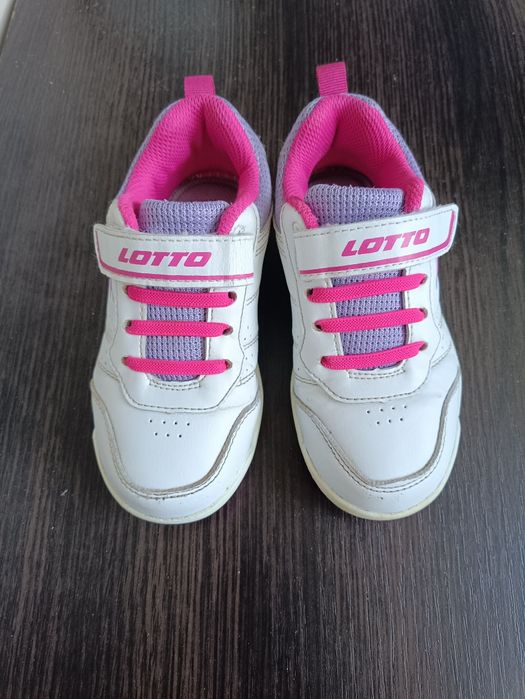 Дитячі білі кросівки