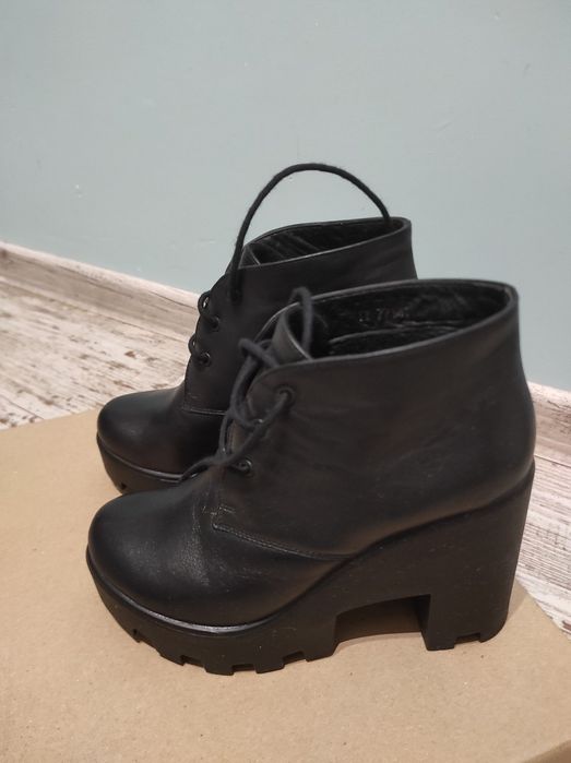 Продам туфлі жіночі