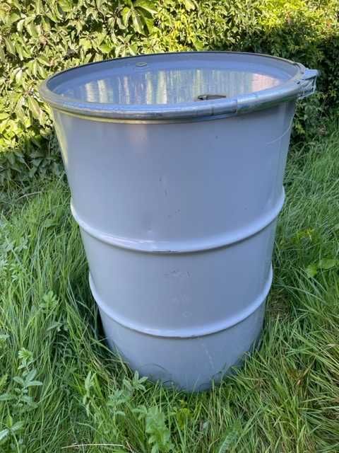 beczki z grubej blachy, ze zdejmowanym deklem - doskonałe na koksownik