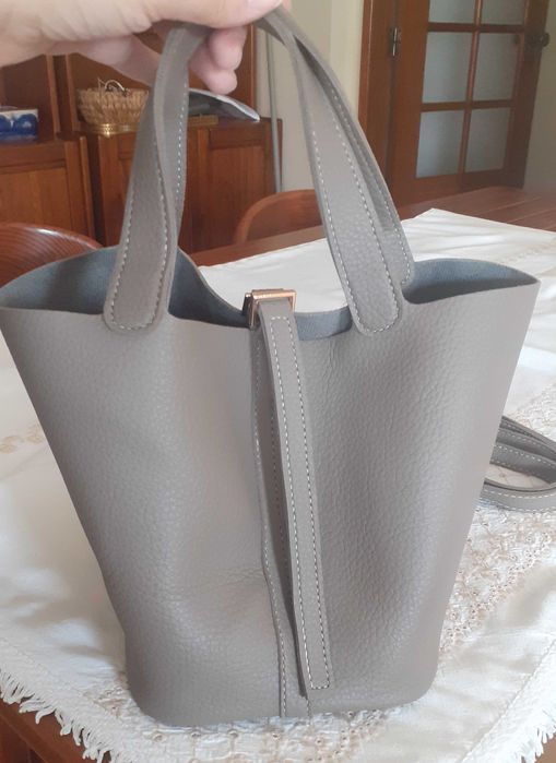 Bolsa cinzenta nova