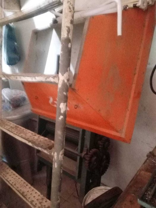 Máquina manual de esmagar uvas