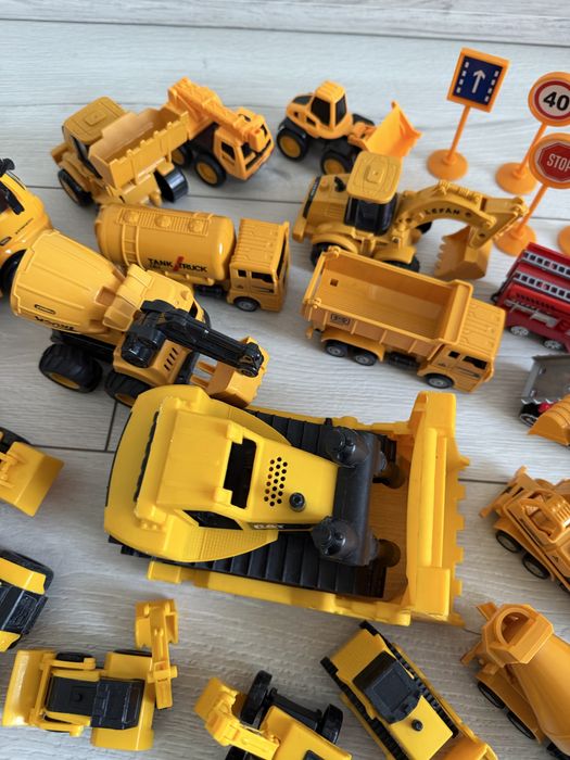 Будівельна техніка, бульдозер, екскаватор, вантажівка, бетономішалка