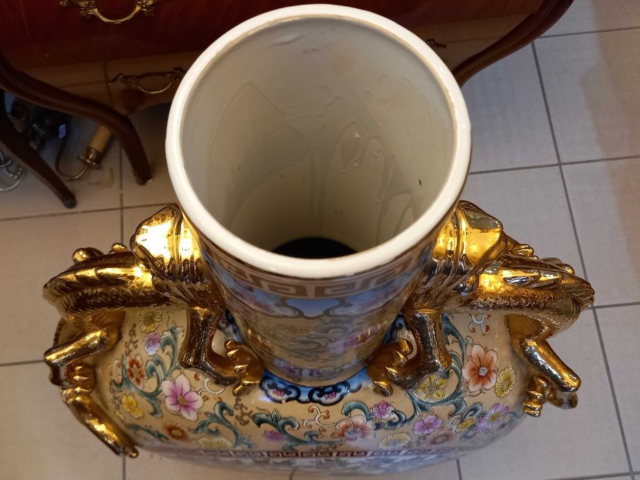 Potężny wazon ze smokami, Chiny, 24 karat, wys. 91cm, szer. 63cm