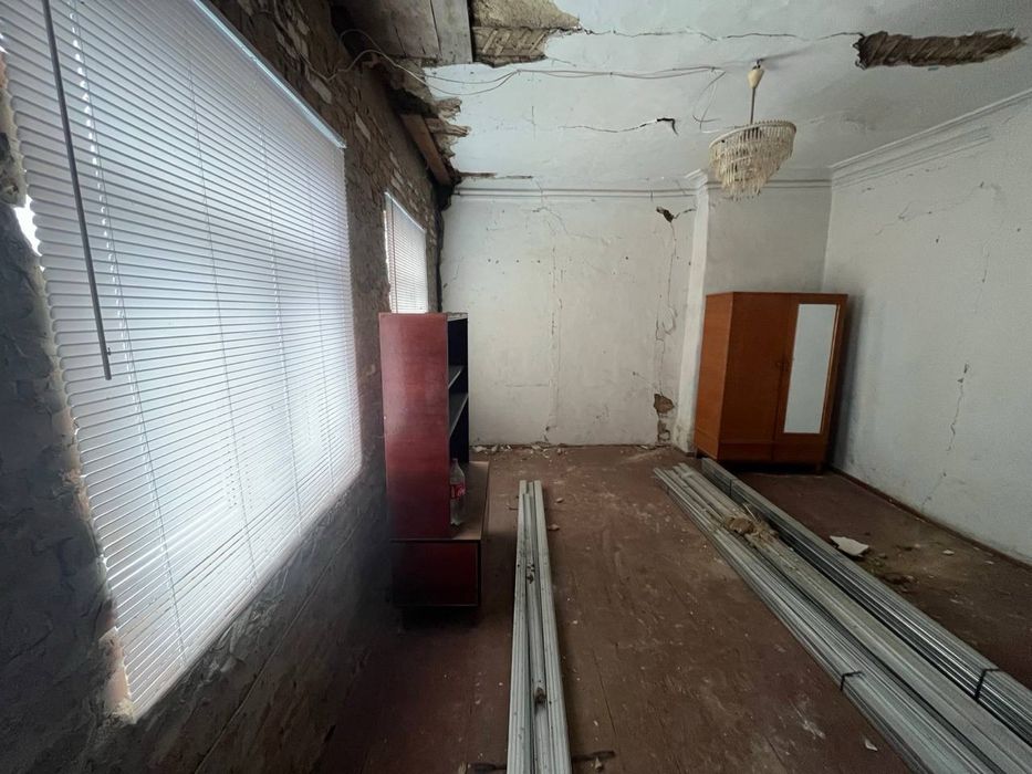 Частина будинку Тараща