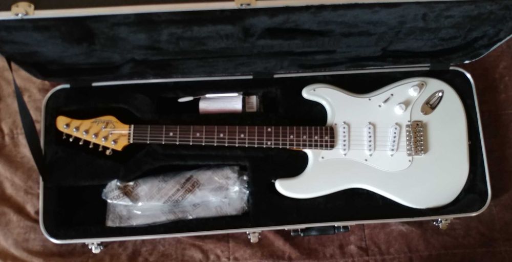 Schecter Traditional Classic AW z hardcasem Gator sprzedaż/zamiana