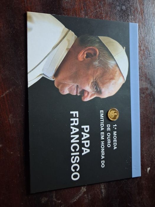Moeda de ouro Papa Francisco