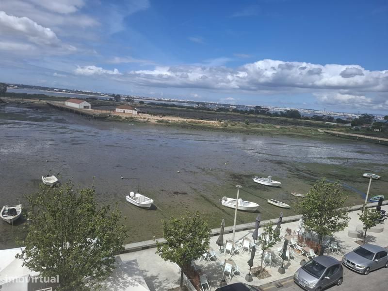 Excelente Apart. junto ao Tejo C/ 2 Parq. e Arrecadação — Barreiro E Lavradio, Setúbal