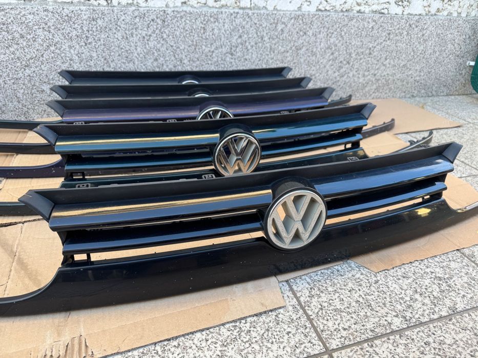Grelha Frontal Golf 3 GTI Original Volkswagen com símbolo