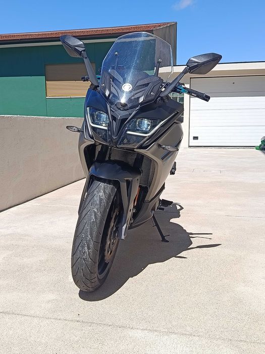 Vendo CFMOTO 650GT – 649 cc, apenas 8.000 km, como nova!