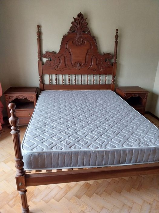 Quarto antigo em bom estado