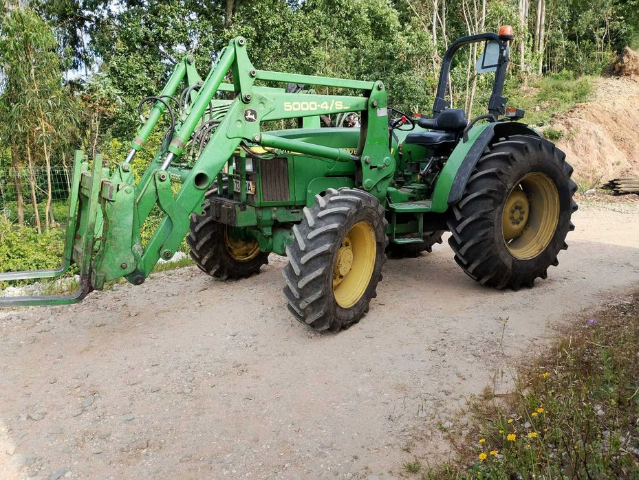 Trator John Deere 5400