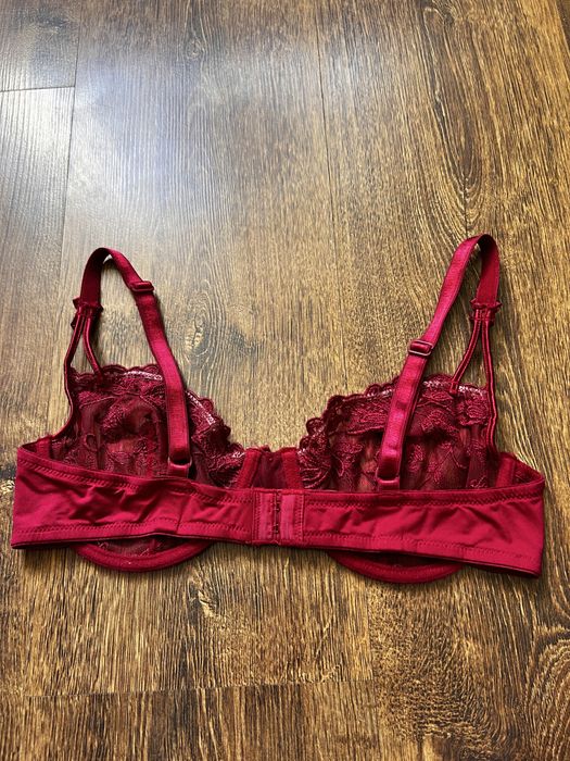 Бюстгалтер в кружева
