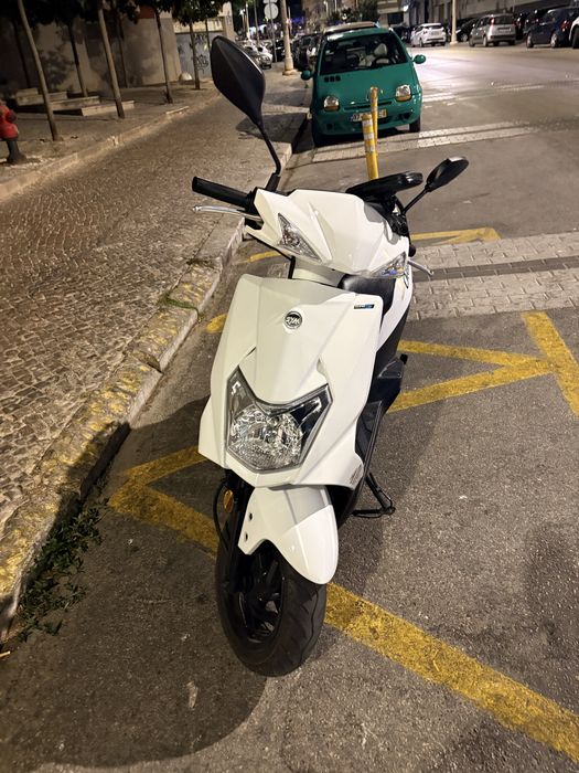 SYM Orbit III 125 Euro 5 – Como nova – Muitos extras incluídos!  Preço: 2.500 € (negociável)