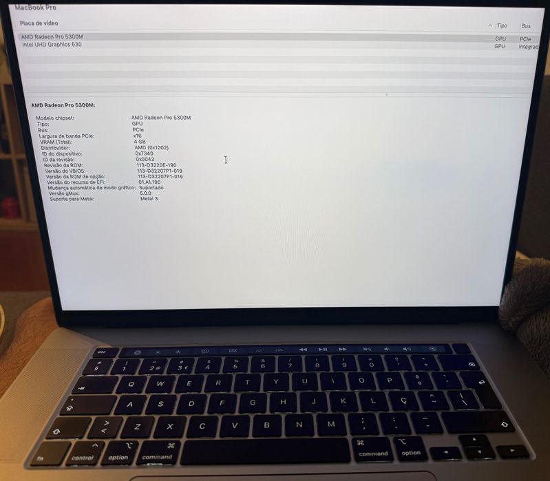 MacBook Pro Retina 16" – Processador i7– 512GB SSD, 16GB RAM, 2 gráficas – Bom Estado, Caixa original