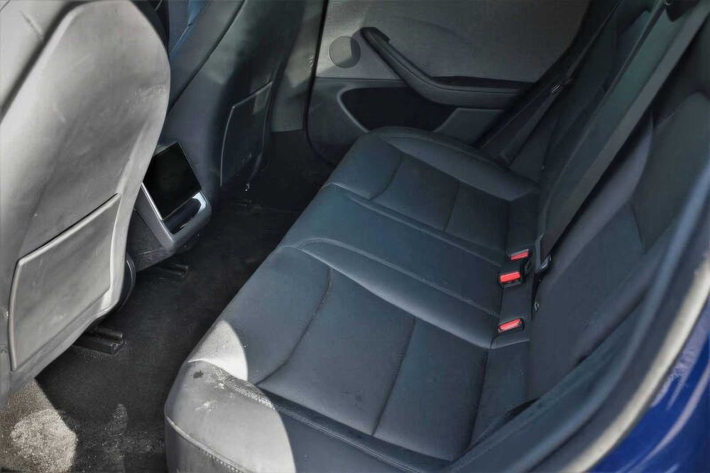 Tesla Model 3 Long Range      2025