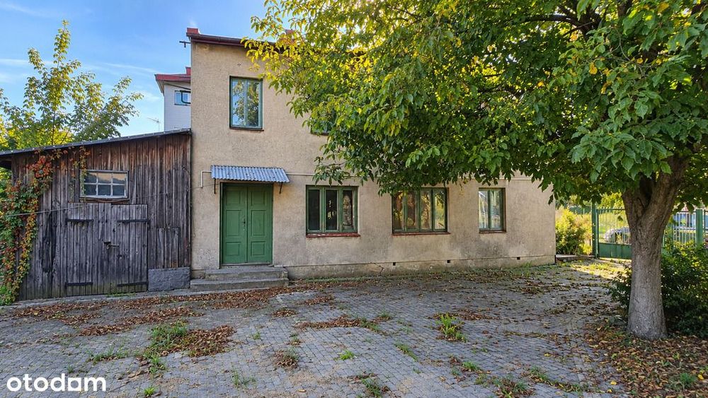 2 budynki na działce 500 m² w Radomsku