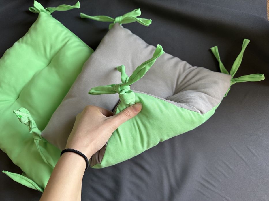 Подушки на крісла, табурет, подушка зі завʼязками в кухню, гостинну